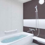【同仕様写真】浴室はTOTO製の新品のユニットバスに交換します。足を伸ばせる1坪サイズの広々とした浴槽で、1日の疲れをゆっくり癒すことができますよ。
